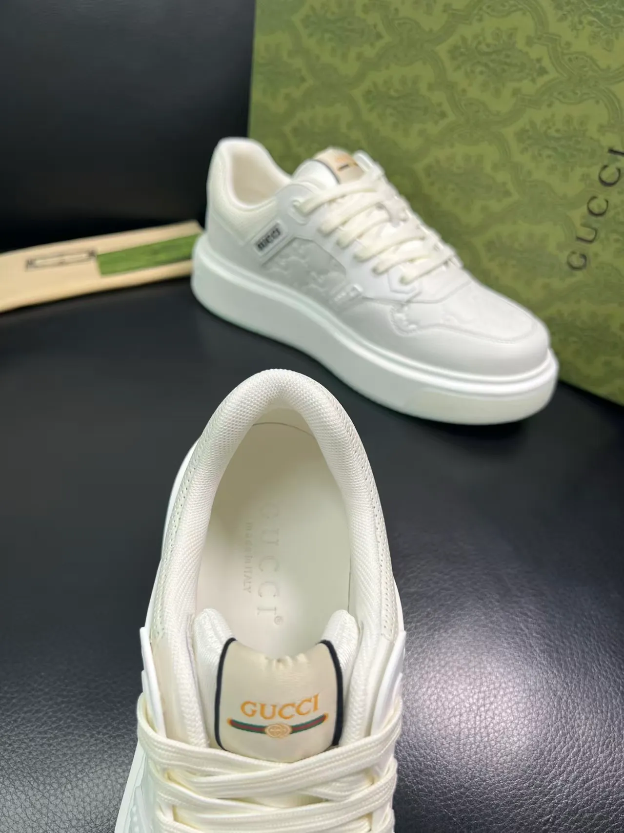 P460 new men's shoes GUCCI [Lightning] latest shoes are shipped. Original quality, fashionable, made of special materials, lining and mesh, brand new packaging. The foot feels super comfortable and the workmanship is impeccable Code number: 38-45 No. 058